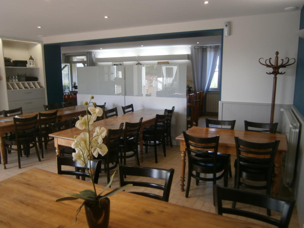 Hotel Restaurant De La Roche Les Sauvages  ภายนอก รูปภาพ