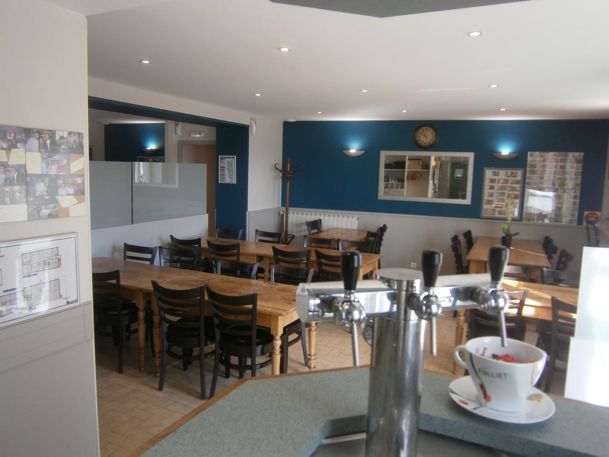 Hotel Restaurant De La Roche Les Sauvages  ภายนอก รูปภาพ